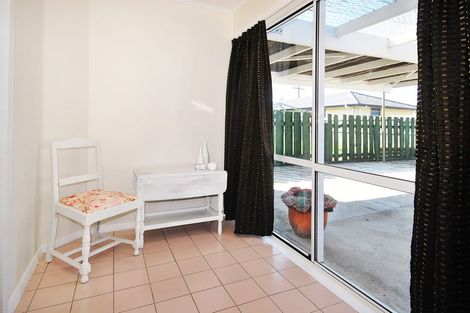 Photo of property in 2a Garrison Street, Carterton, 5713