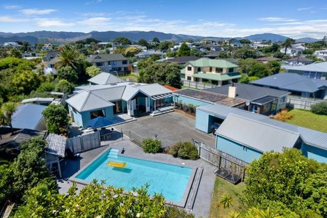 Photo of property in 86 Manly Street, Paraparaumu Beach, Paraparaumu, 5032