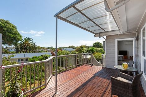 Photo of property in 5 Sunset Terrace, Waikanae Beach, Waikanae, 5036