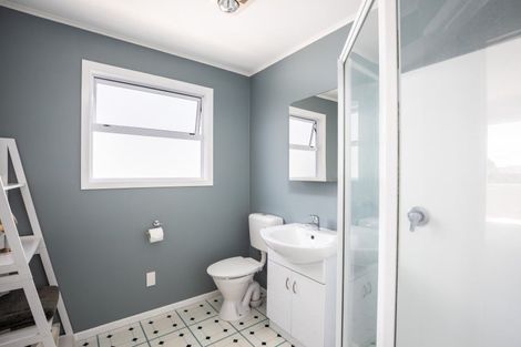 Photo of property in 18 Raniera Street, Glen Avon, New Plymouth, 4312