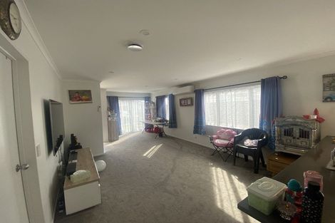 Photo of property in 35 Kapowai Boulevard, Takanini, 2112