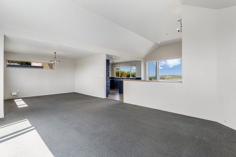 Photo of property in 44a Kestrel Heights, Arkles Bay, Whangaparaoa, 0932