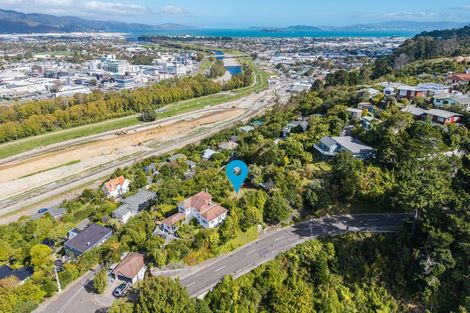 Photo of property in 17 Harbour View Road, Harbour View, Lower Hutt, 5010