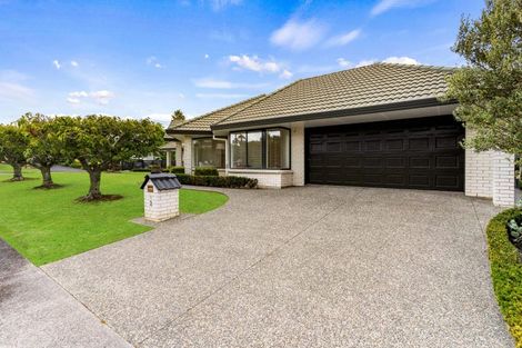 Photo of property in 2 Pat O'connor Place, Manurewa, Auckland, 2105
