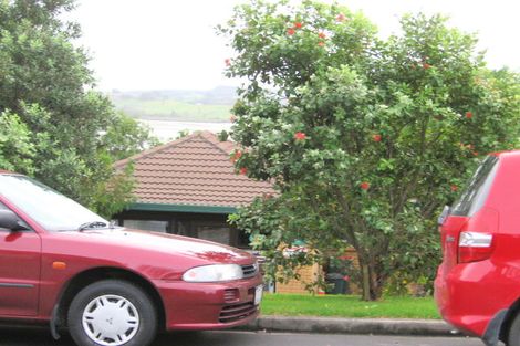 Photo of property in 38 Pohutukawa Avenue, Red Beach, 0932