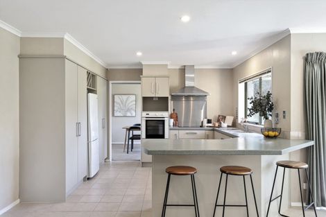 Photo of property in 70a Shaw Road, Oratia, Auckland, 0604