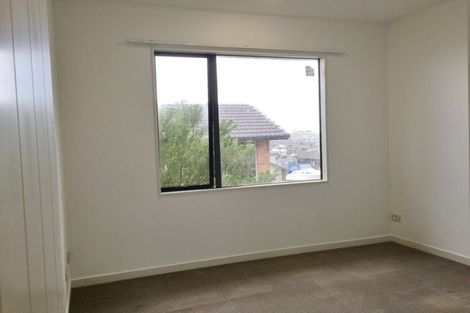 Photo of property in 16 Tekapo Rise, Fairview Heights, Auckland, 0632