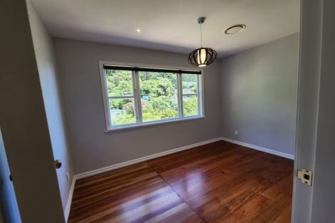 Photo of property in 43 Rona Street, Eastbourne, Lower Hutt, 5013