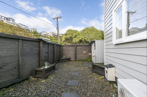 Photo of property in 6a Ahuriri Street, Strathmore Park, Wellington, 6022
