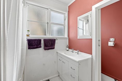 Photo of property in 30 Milne Street, Hunterville, 4730