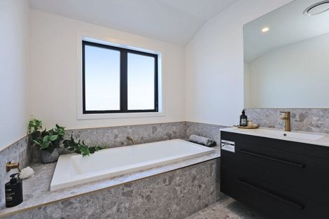 Photo of property in 33 Kenny Road, Meeanee, Napier, 4110