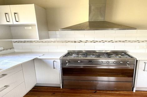 Photo of property in 168 Candia Road, Henderson Valley, Auckland, 0614