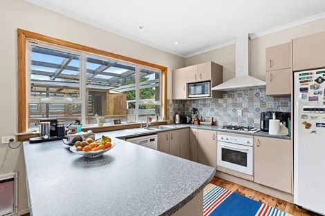 Photo of property in 31 Queenwood Road, Levin, 5510