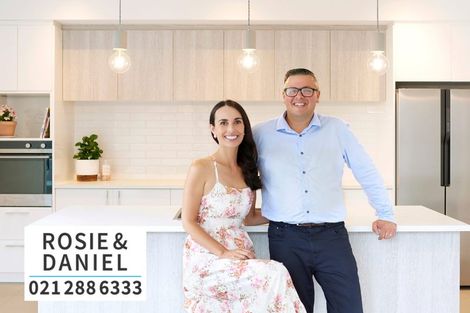 Photo of property in 1/9 Gloria Avenue, Te Atatu Peninsula, Auckland, 0610