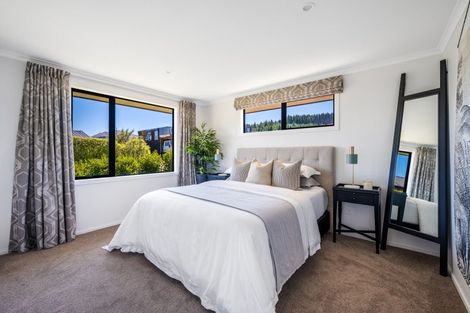 Photo of property in 16 Makomako Road, Wanaka, 9305