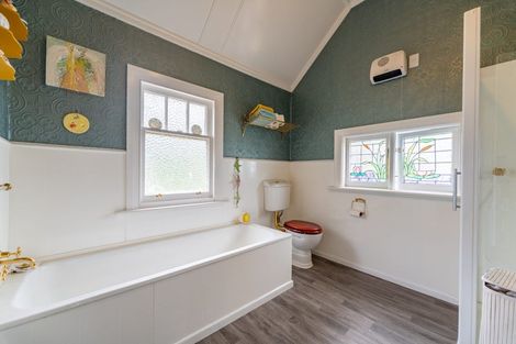 Photo of property in 64 Tees Street, South Hill, Oamaru, 9400