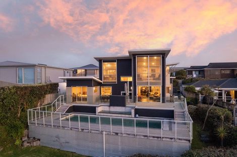 Photo of property in Fitzroy Beach Holiday Park, 1a Beach Street, Fitzroy, New Plymouth, 4312