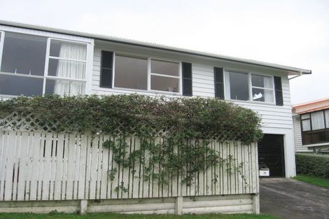 Photo of property in 119 Taylor Terrace, Tawa, Wellington, 5028
