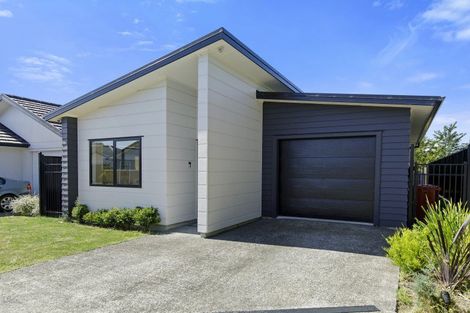 Photo of property in 21 Thornbury Lane, Timberlea, Upper Hutt, 5018