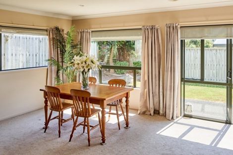 Photo of property in 9 Aspiring Terrace, Aotea, Porirua, 5024