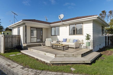 Photo of property in 79 Chichester Drive, Rosehill, Papakura, 2113