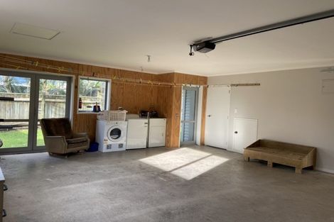 Photo of property in 20 Messenger Terrace, Oakura, 4314