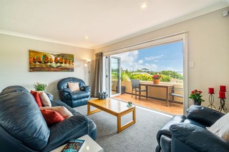 Photo of property in 1/48a Northboro Road, Belmont, Auckland, 0622