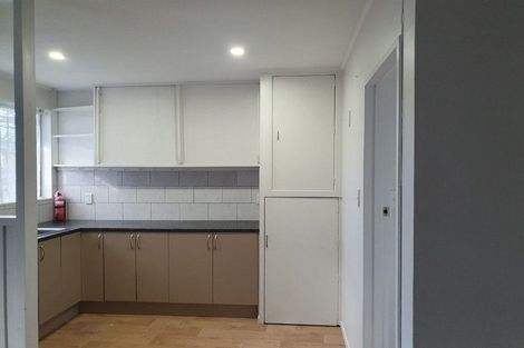 Photo of property in 2/5 Oates Road, Glen Eden, Auckland, 0602