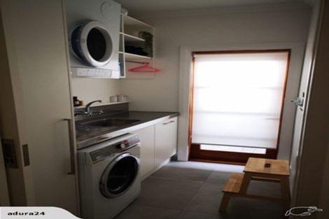 Photo of property in 52 Argentine Avenue, Miramar, Wellington, 6022