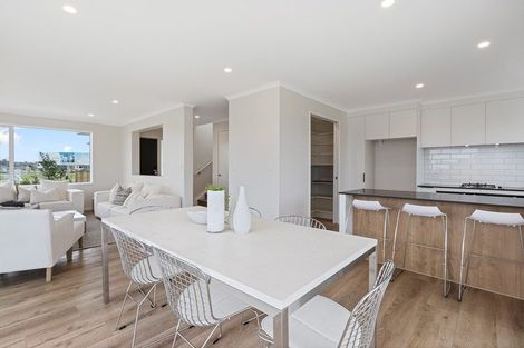 Photo of property in 35 Hayfield Way, Karaka, Papakura, 2113