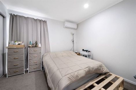 Photo of property in 105 Waimumu Road, Massey, Auckland, 0614