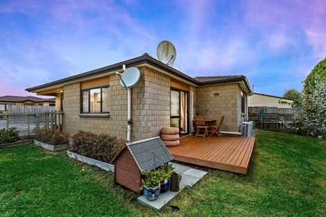 Photo of property in 18a Airdrie Road, Ranui, Auckland, 0612