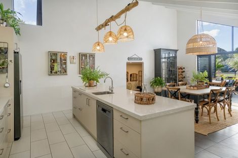 Photo of property in 5 Rewa Rewa Valley, Tairua, 3508