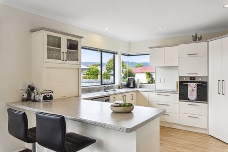 Photo of property in 18 Sunburst Court, Paraparaumu Beach, Paraparaumu, 5032