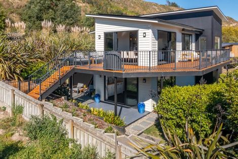Photo of property in 3 Hihi Place, Waikanae, 5036