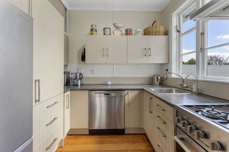 Photo of property in 13 Brook Street, Waiwhetu, Lower Hutt, 5010