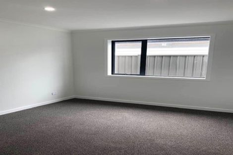 Photo of property in 32 Karearea Avenue, Kenepuru, Porirua, 5022