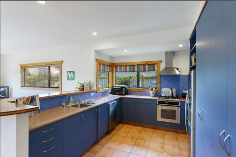Photo of property in 7 Marewa Place, Waikanae Beach, Waikanae, 5036