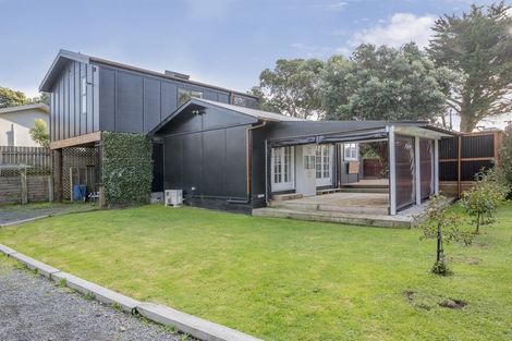 Photo of property in 2 The Avenue, Otaki Beach, Otaki, 5512