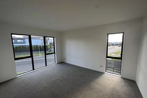 Photo of property in 1 Dotterel Place, Westgate, Auckland, 0614