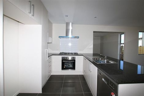 Photo of property in 15 Hakaro Way, Takanini, 2112