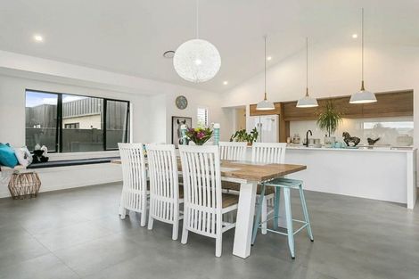 Photo of property in 5 Alan Livingston Drive, Cambridge, 3434