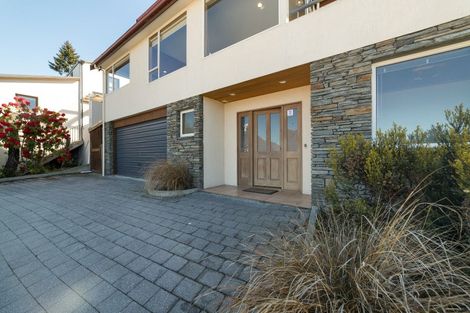 Photo of property in 141 Wynyard Crescent, Fernhill, Queenstown, 9300