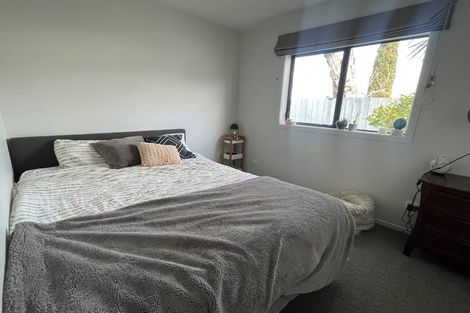 Photo of property in 2/100 Eversleigh Road, Belmont, Auckland, 0622