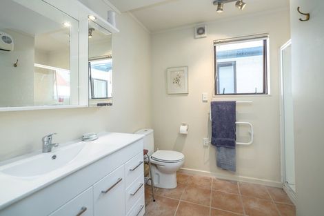 Photo of property in 13 Jellicoe Street, Greytown, 5712