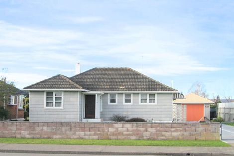 Photo of property in 802 Grove Road, Mayfair, Hastings, 4122