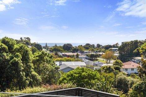 Photo of property in 38 Seaview Road, Marfell, New Plymouth, 4310