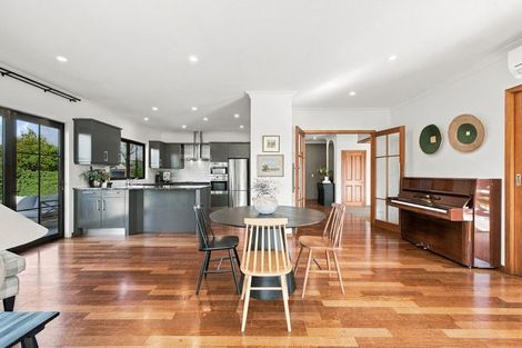 Photo of property in 40 Willowview Drive, Redwood, Christchurch, 8051