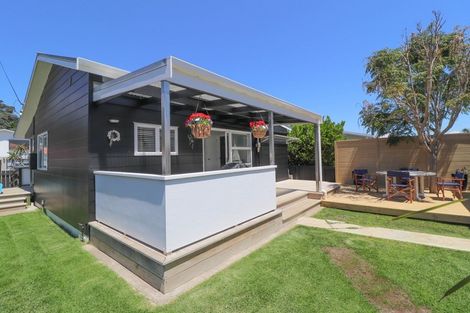 Photo of property in 6 Aputa Avenue, Te Puru, Thames, 3575