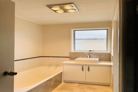 Photo of property in 9 Chesley Place, Half Moon Bay, Auckland, 2012